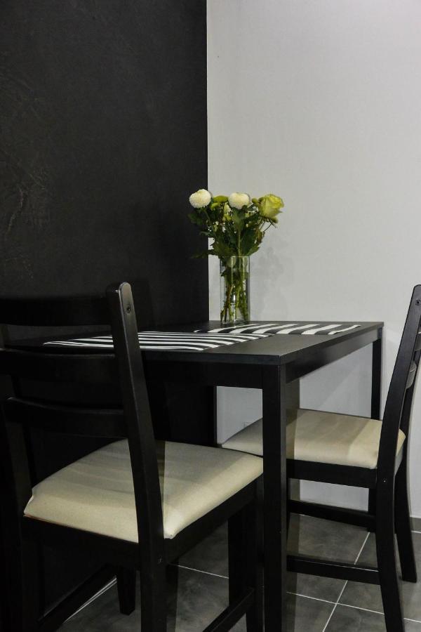 Rr Bus Station Apartment Bratislava Luaran gambar